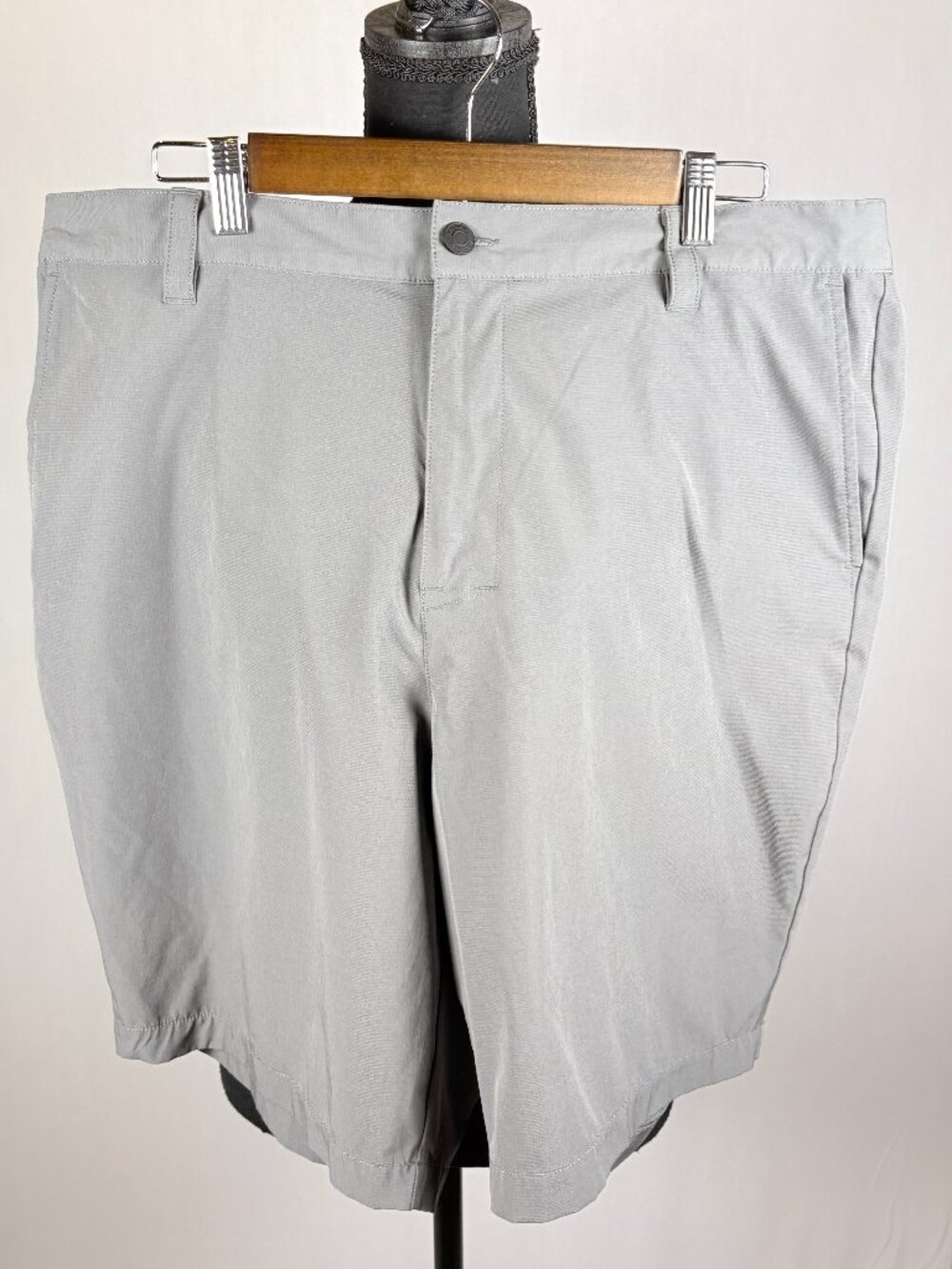 Banana Republic | Men’s Gray Stretch Shorts | 40 | Performance Casual Resortwear